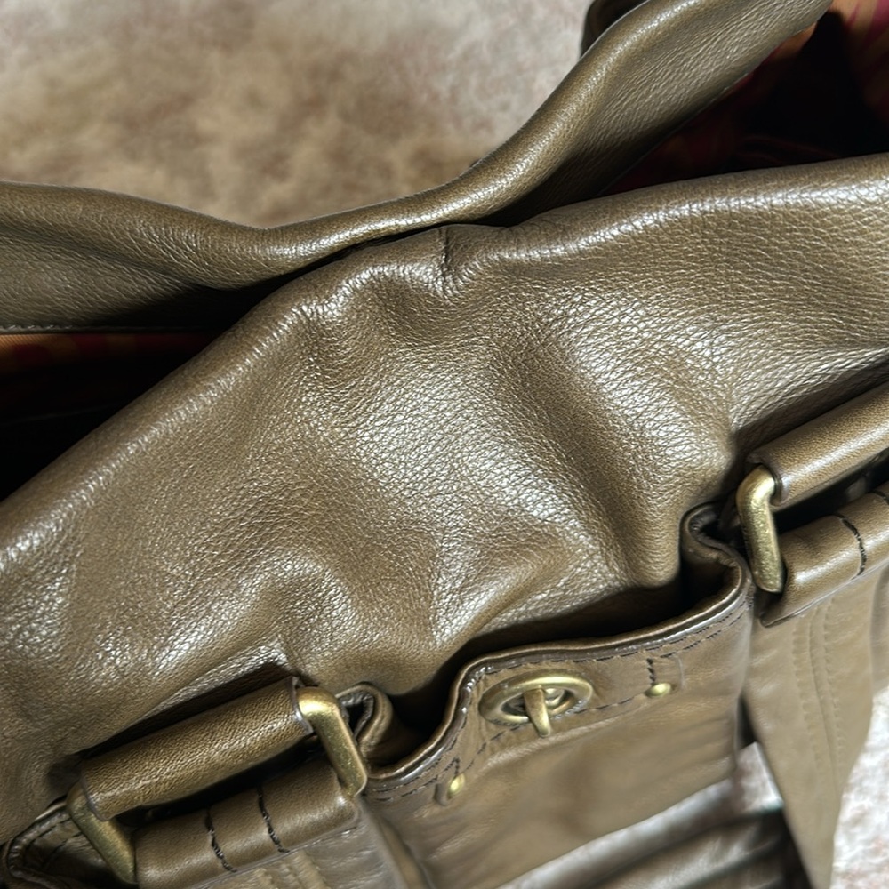 Marc Jacob’s Turnlock Bag, Olive Green, Buttery Soft, Good Condition. - Picture 5 of 6